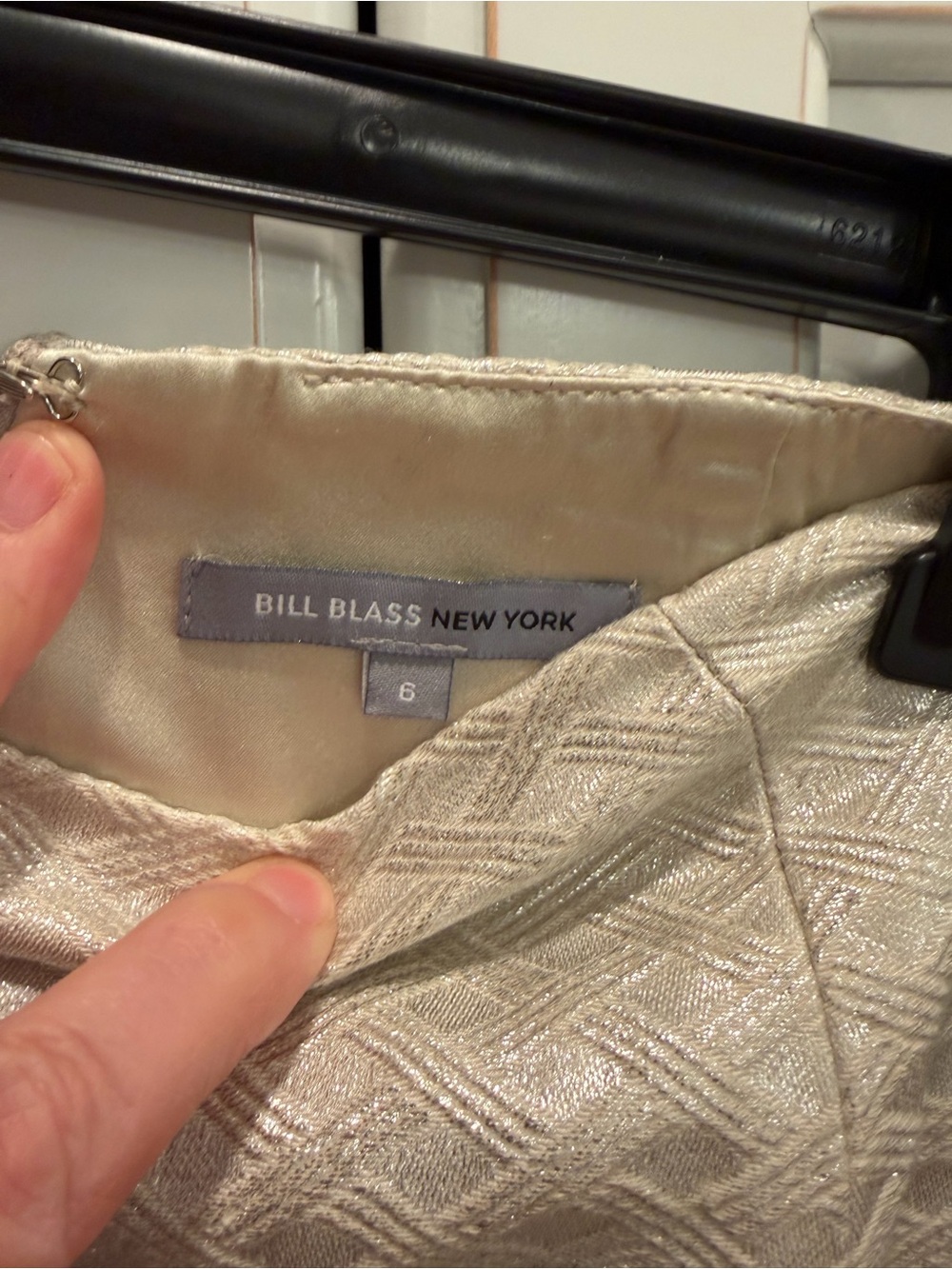 Bill Blass Couture Cream Textured jacket and pencil skirt - Picture 8 of 9